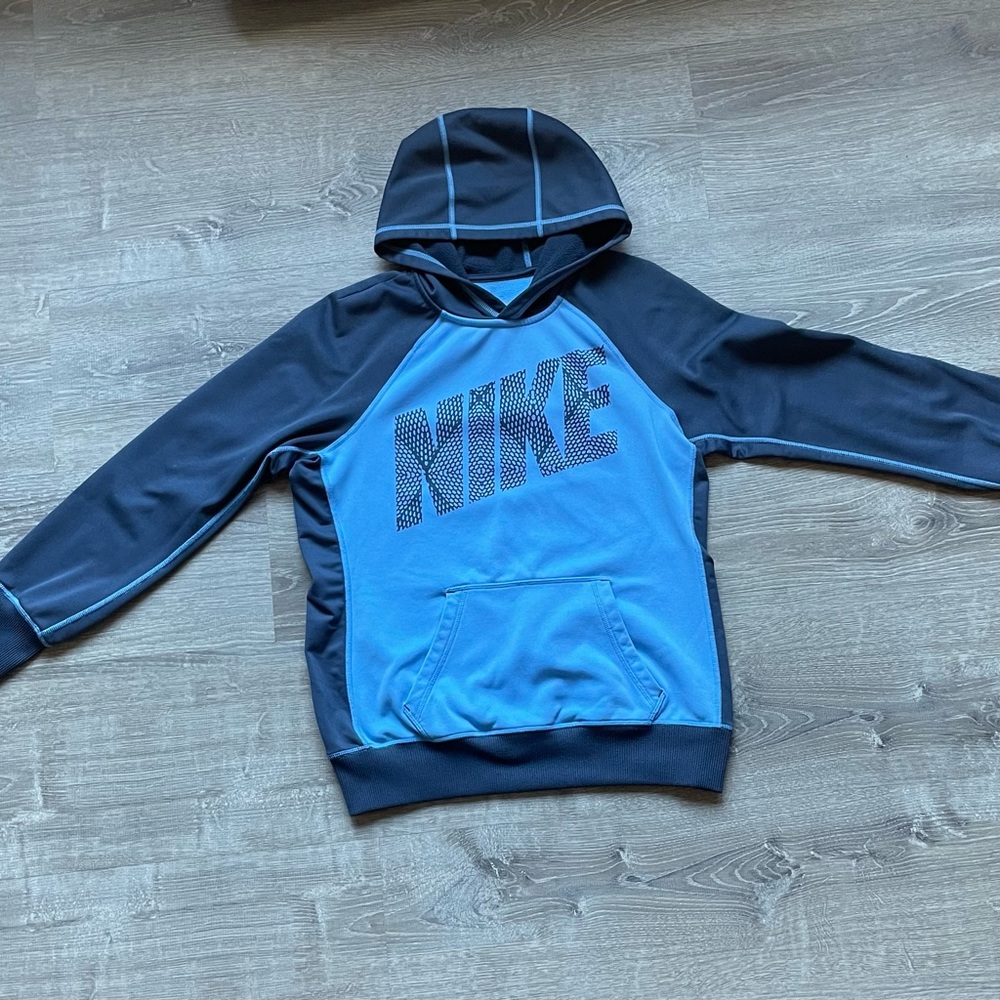 Youth Nike hoodie size M